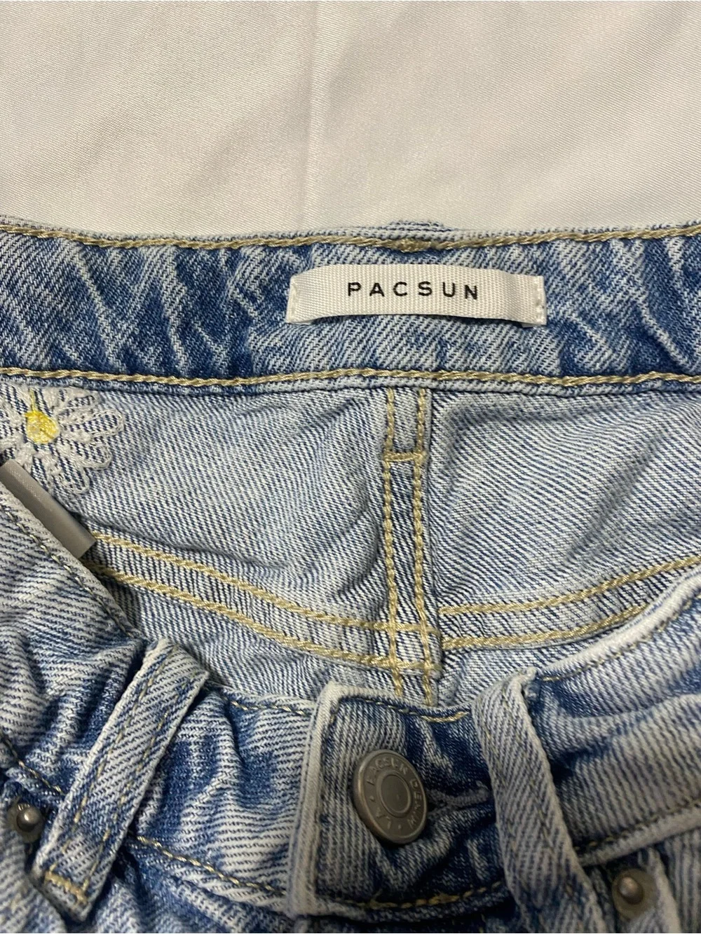 PacSun Light Wash Denim Daisy Embroidered Shorts